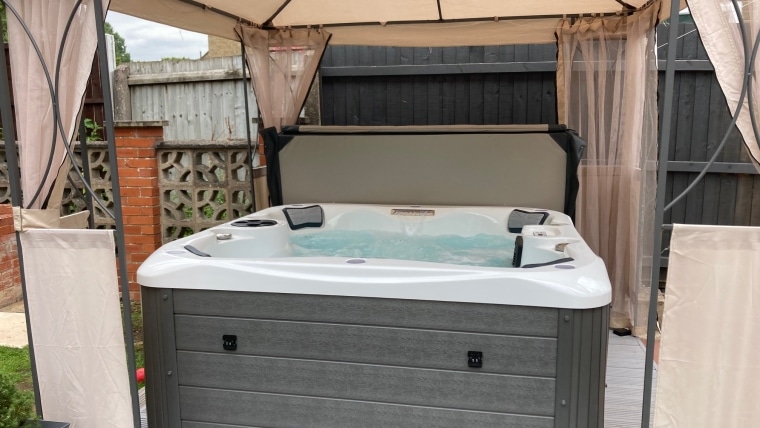 jubilee_hot_tub_1